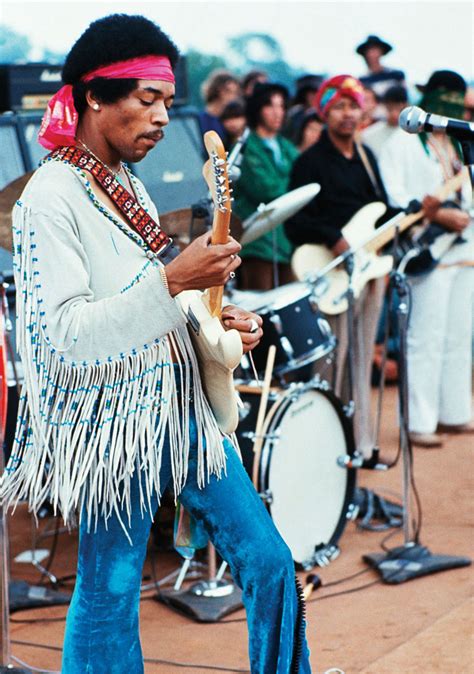 21 Photo Showing How Wild Woodstock Really Got 